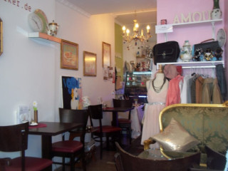 Sheker Boutique Café