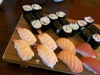 FuJi Sushi Bar