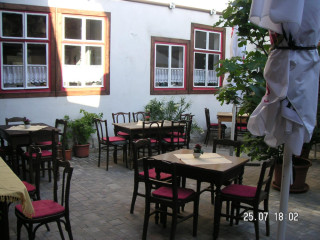 Schellhorns Restaurant & Bar
