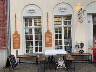Cafe & Flambee Potsdam
