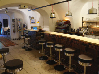 Cafe Unterhaus