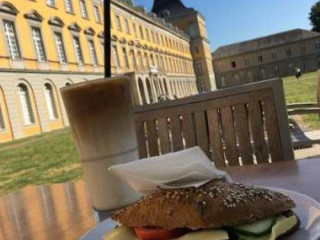 Infopunkt Mit Faz-Cafe / Uni Bonn
