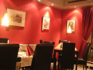 Gusto Cafe Restauration