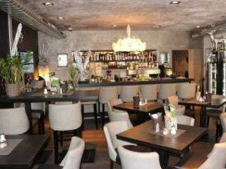 Tucha Restaurant Bar