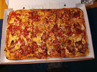 Carmines Pizza