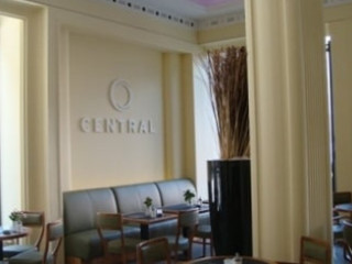 Central Cafe & Bar Peter