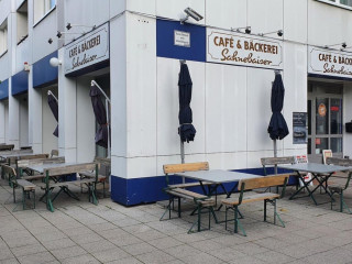 Café Bäckerei Sahnebaiser