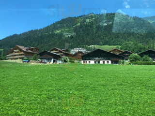 Mango Gstaad