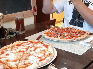 Pizzeria Gino