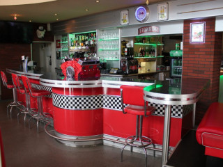 Lucky American Diner & Sportsbar