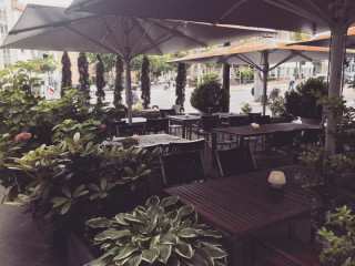 restaurant image
