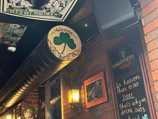 Barney Vallely's Irish Pub