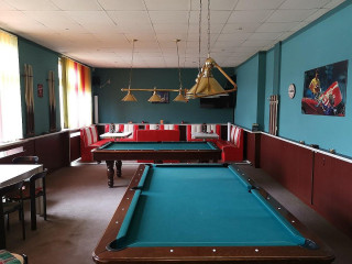 Y-u. Wa's Pub Spielhalle