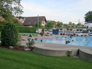 Gartenbad Beim Schloss Bottmingen