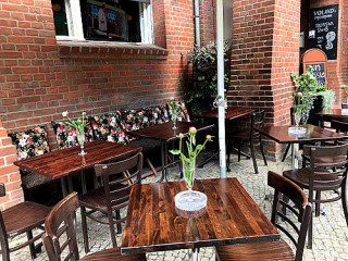restaurant image