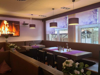 Berger's Lounge & Restaurant 