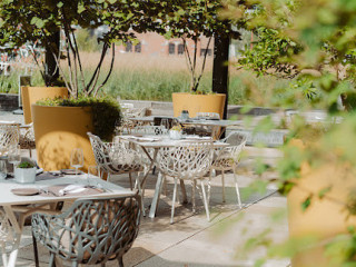 restaurant image
